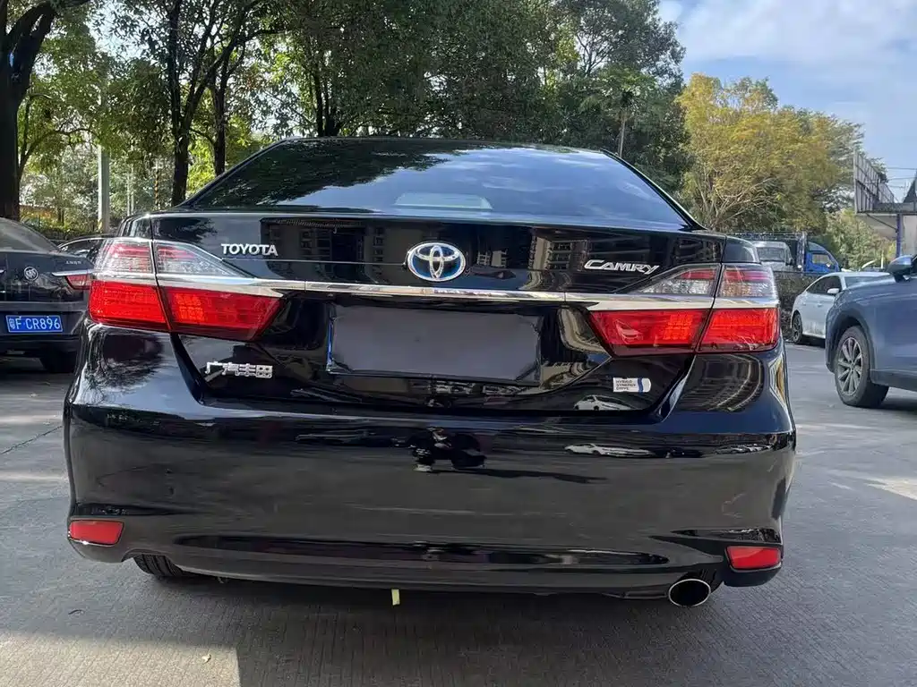 TOYOTA CAMRY