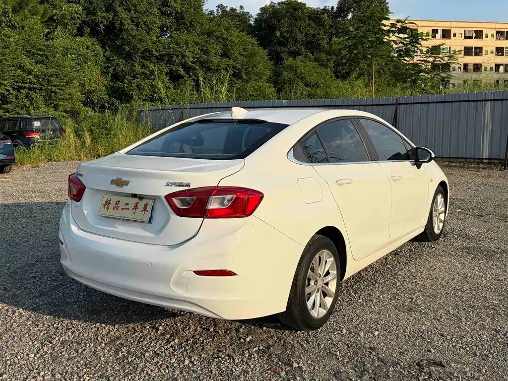 Chevrolet Cruze — миниатюра 5