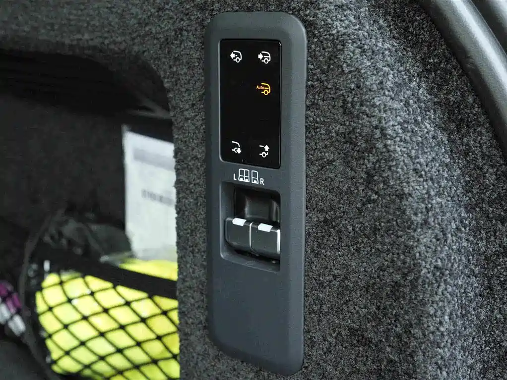 Land Rover Range Rover — миниатюра 18