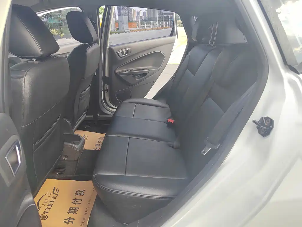 Ford Fiesta — миниатюра 14
