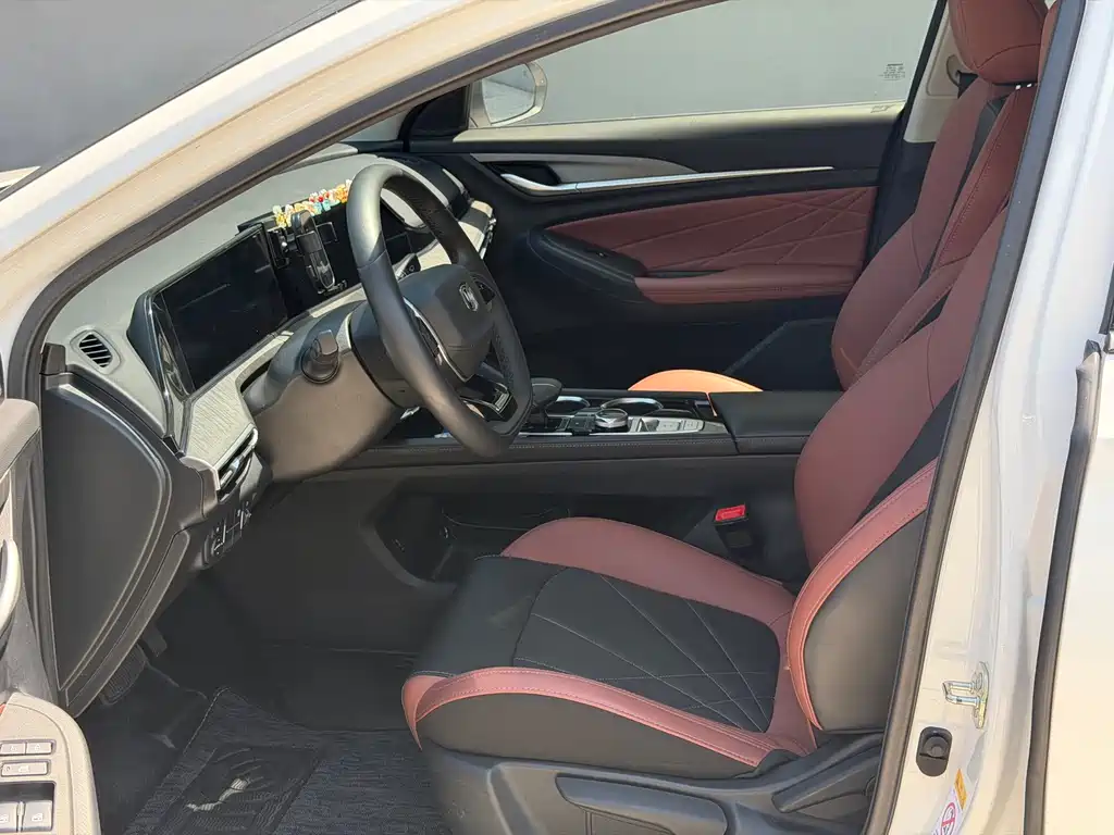 Changan Eado — миниатюра 4