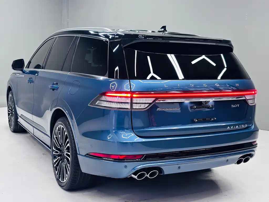 Lincoln Aviator — миниатюра 3