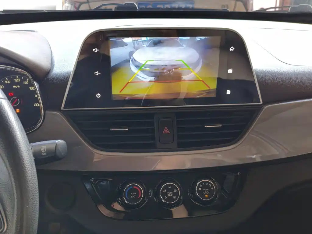 Baojun 310W — миниатюра 13