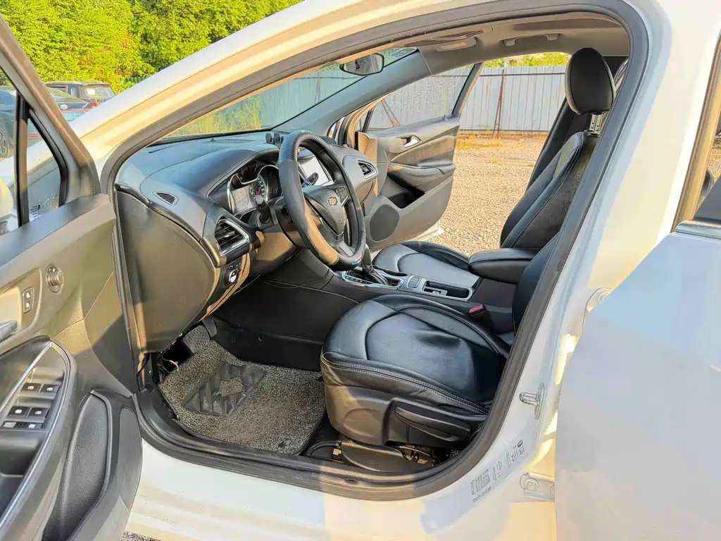 Chevrolet Cruze — миниатюра 9
