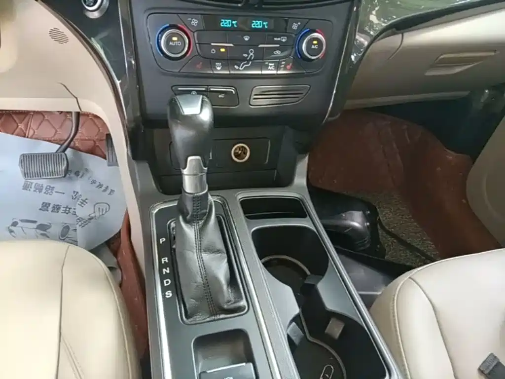 Ford Kuga — миниатюра 14