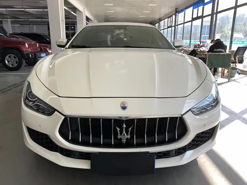 MASERATI GHIBLI