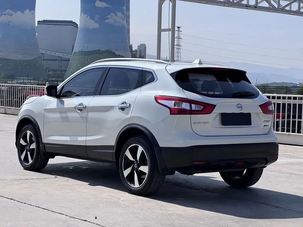 Nissan Qashqai — миниатюра 12