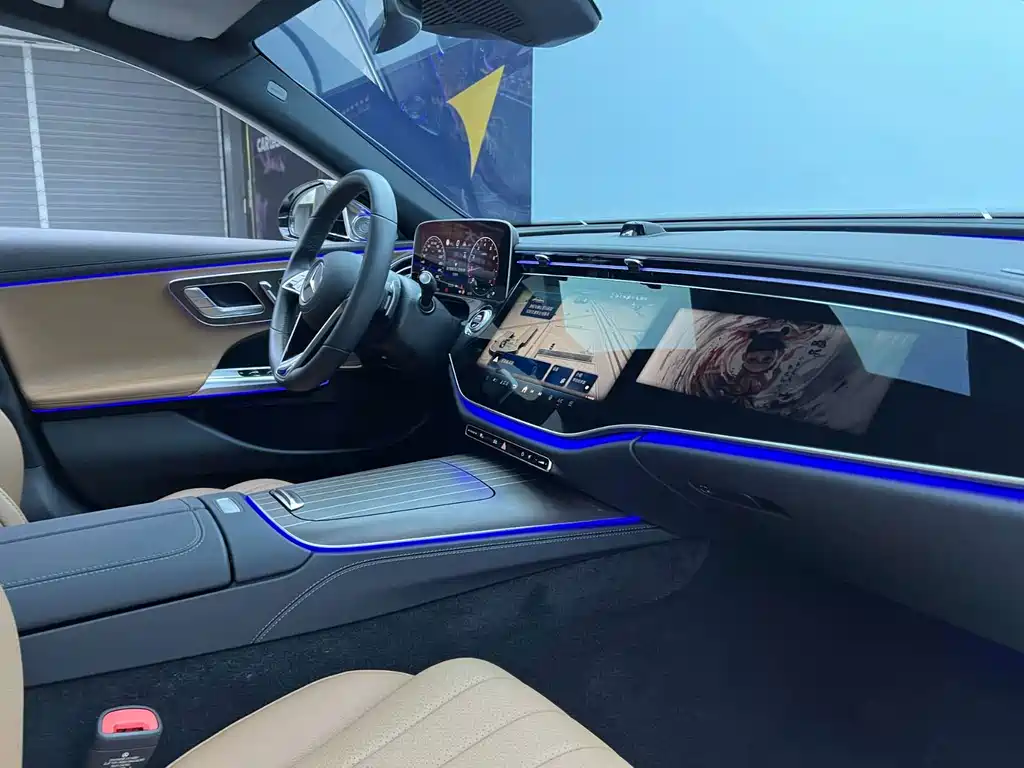 Mercedes-Benz E-Class — миниатюра 9