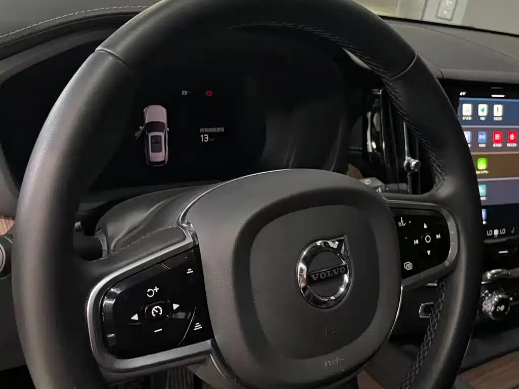 VOLVO XC60 PLUG IN HYBRID