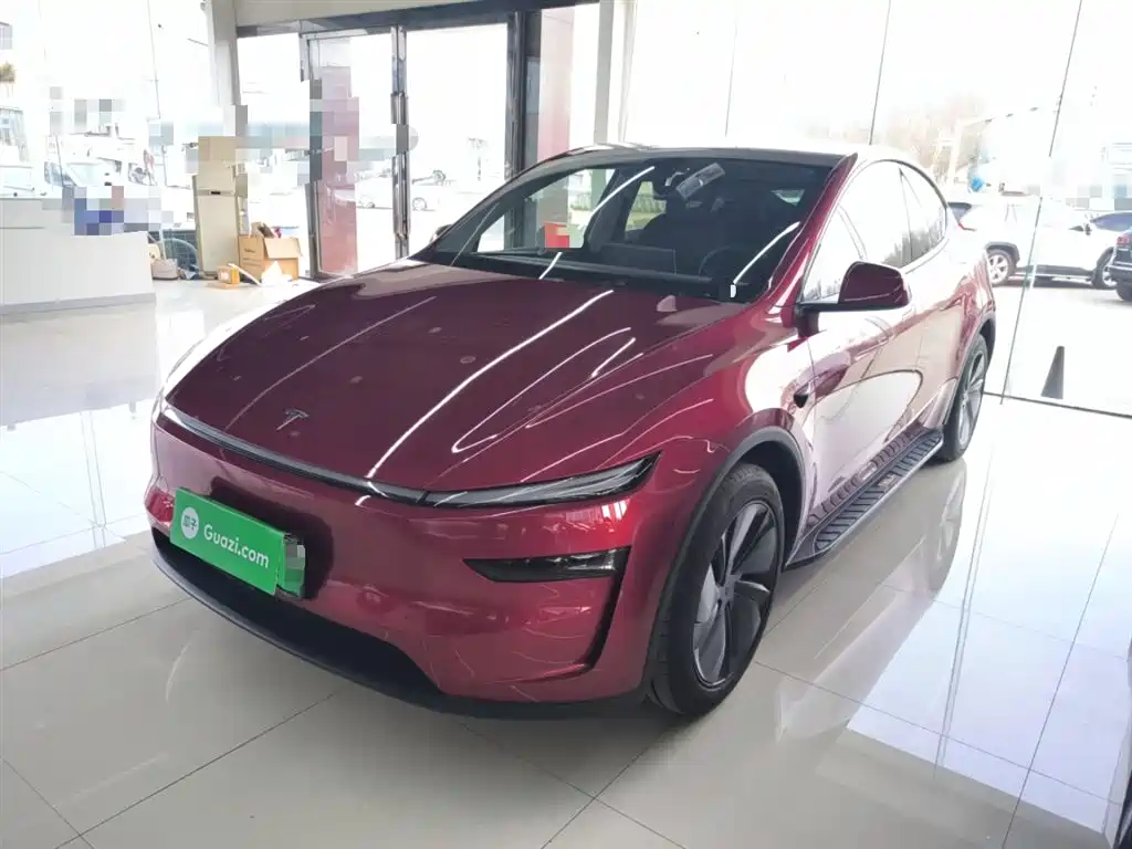 Tesla Model Y 2025