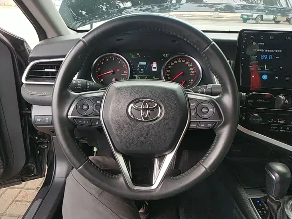 Toyota Camry — миниатюра 11