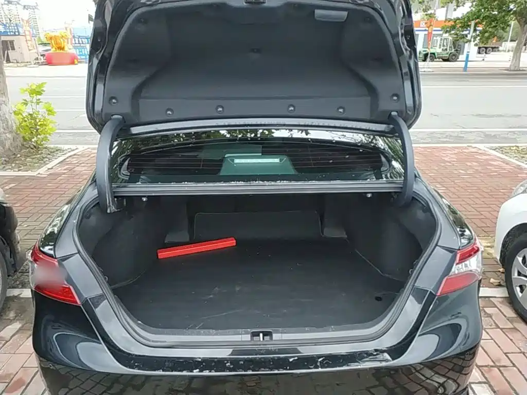 Toyota Camry — миниатюра 19