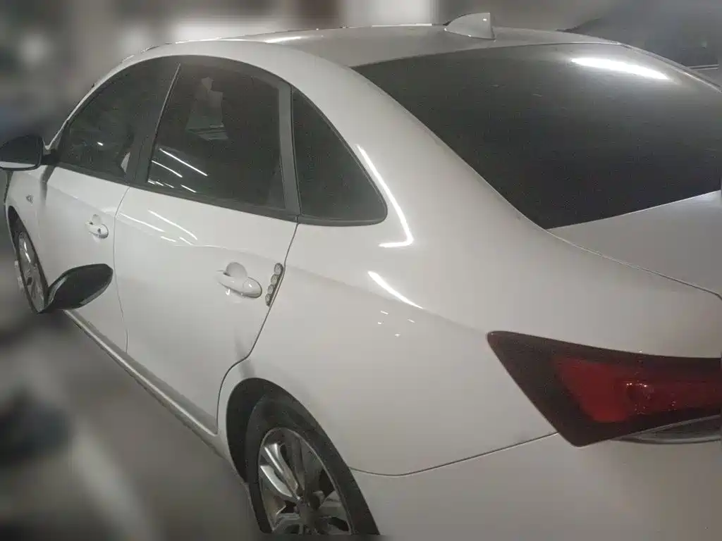 Buick Excelle — миниатюра 4