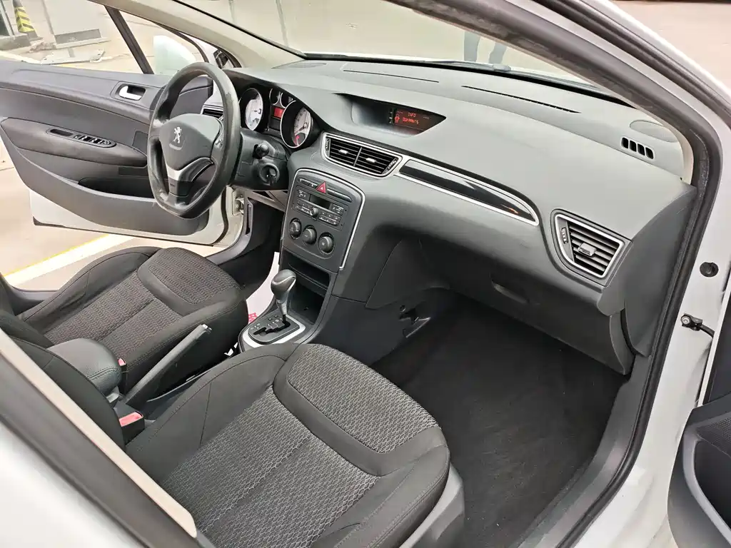 Peugeot 308 2014 1.6L AT