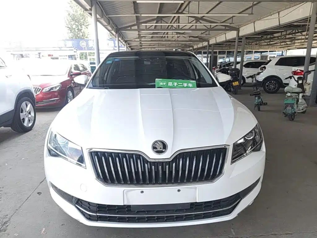 Skoda Superb — миниатюра 3