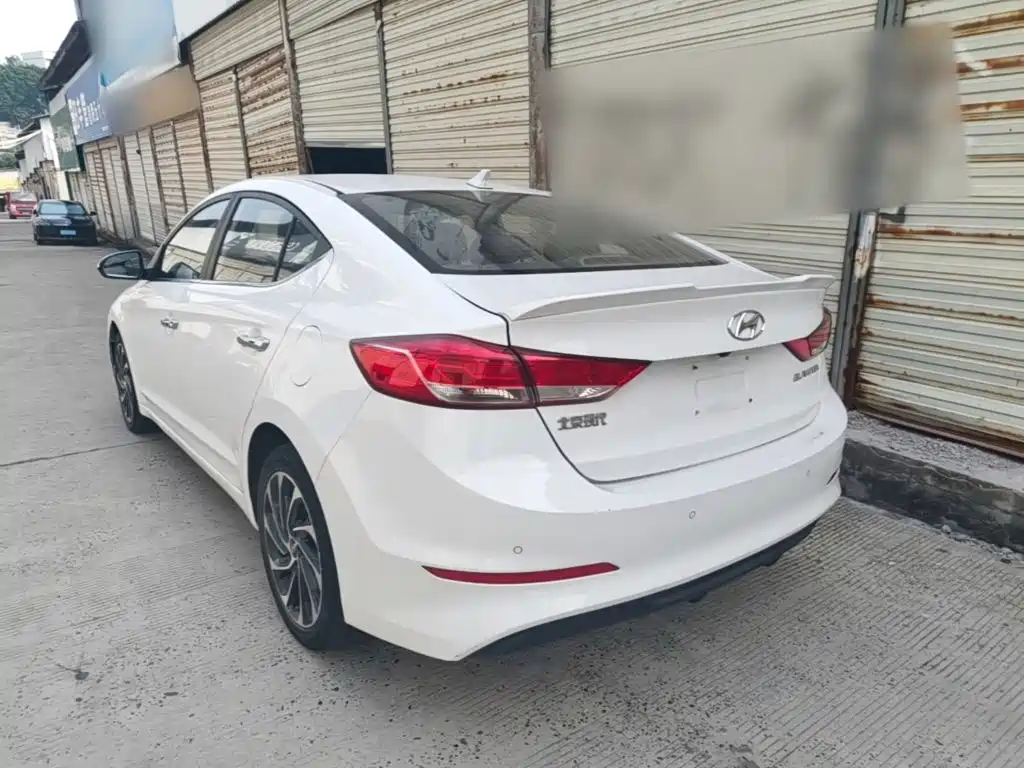 Hyundai Elantra — миниатюра 5