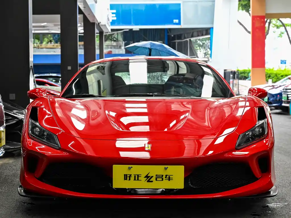 FERRARI F8