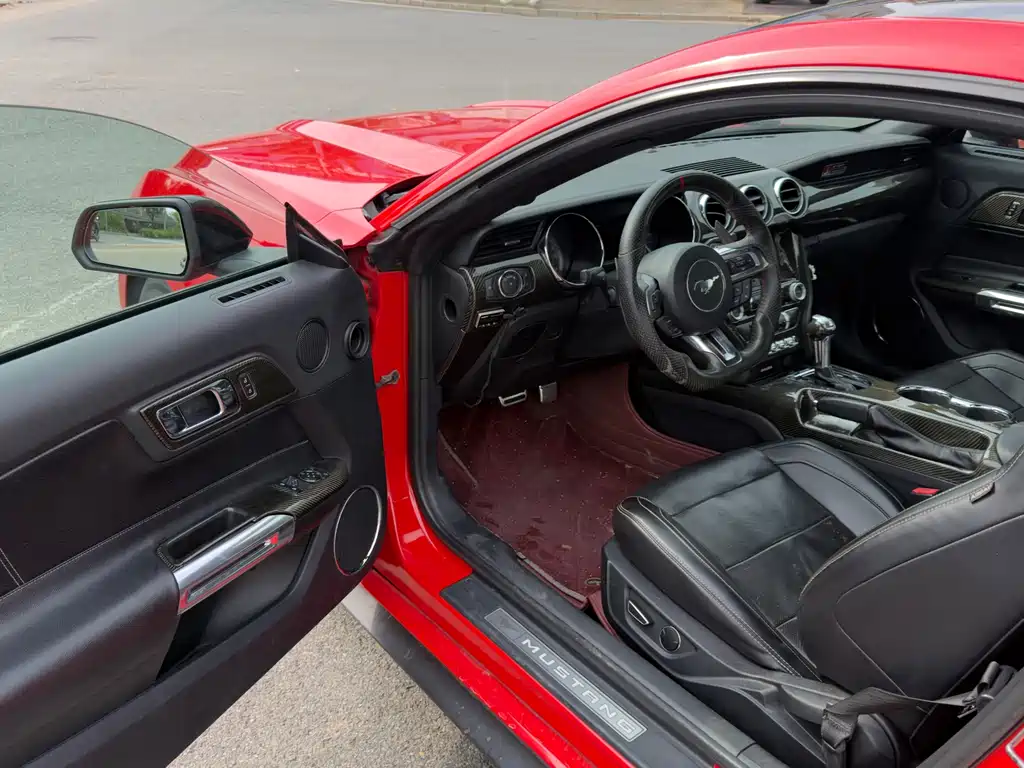 Ford Mustang — миниатюра 6
