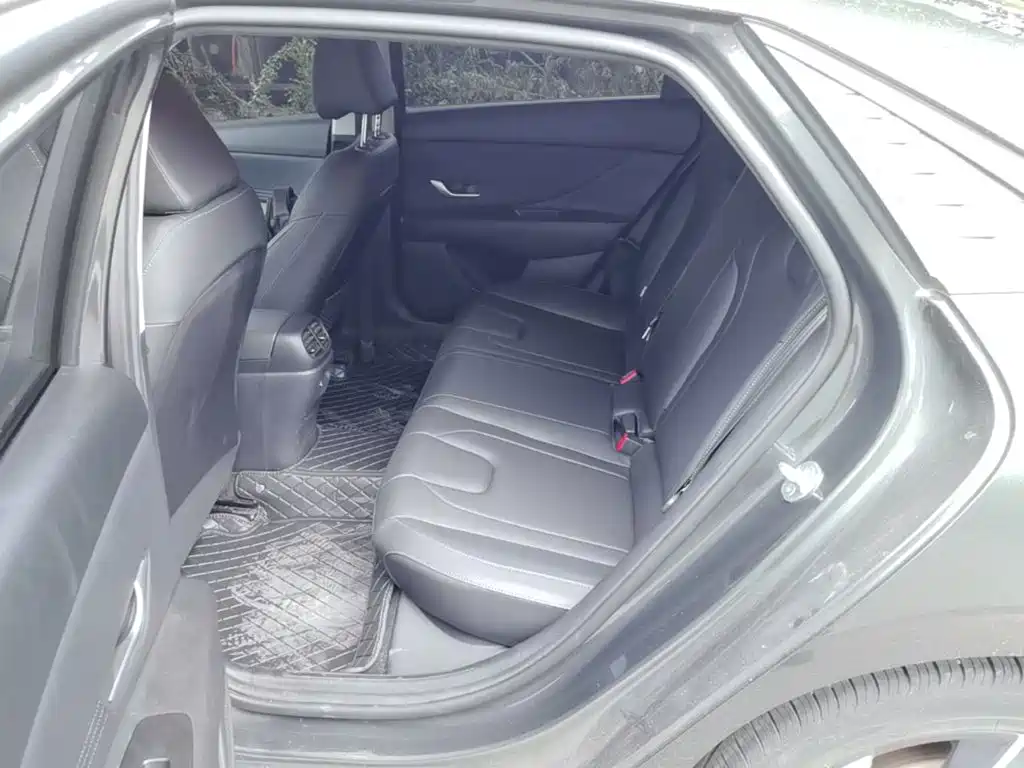 Hyundai Elantra — миниатюра 17