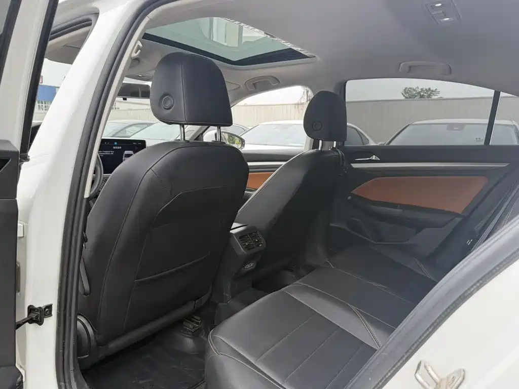 Volkswagen Bora — миниатюра 8