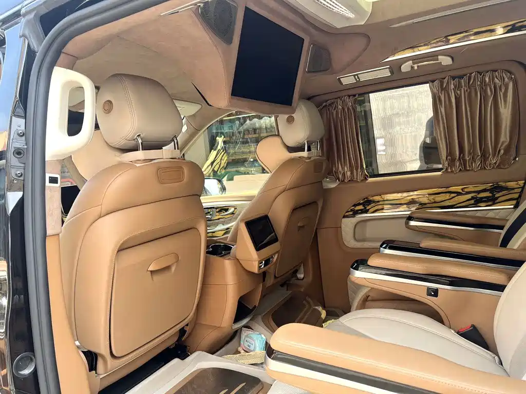 Mercedes-Benz V-Class — миниатюра 6