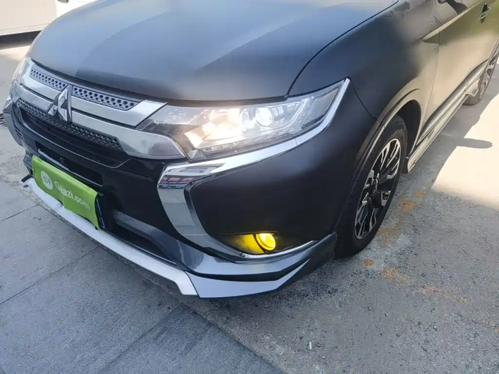 Mitsubishi Outlander — миниатюра 24