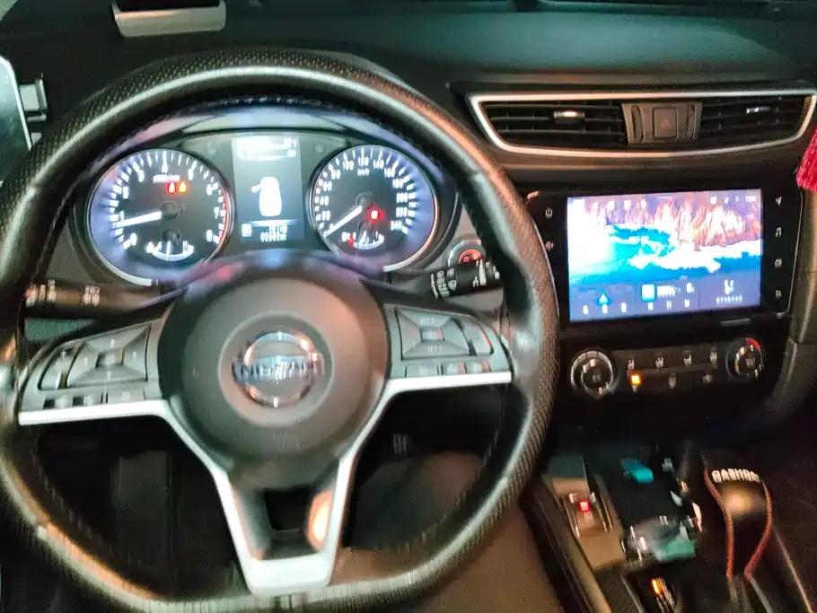 Nissan Qashqai — миниатюра 12