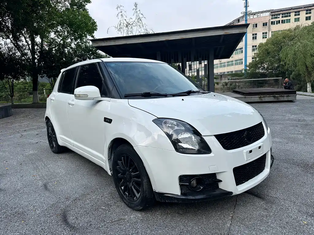 Suzuki Swift 1.5L Auto Standard Edition, фото 2
