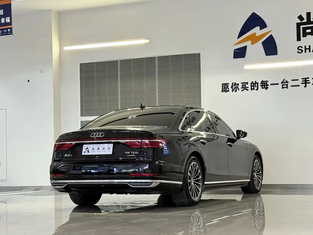 AUDI A8