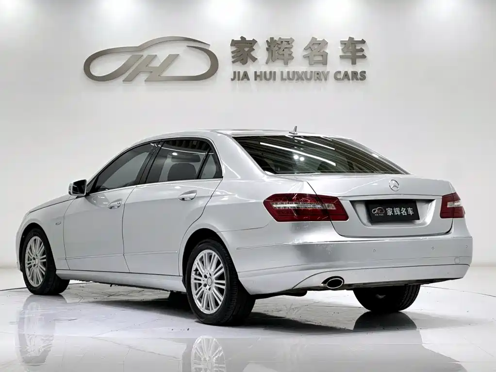 Mercedes-Benz E-Class — миниатюра 5