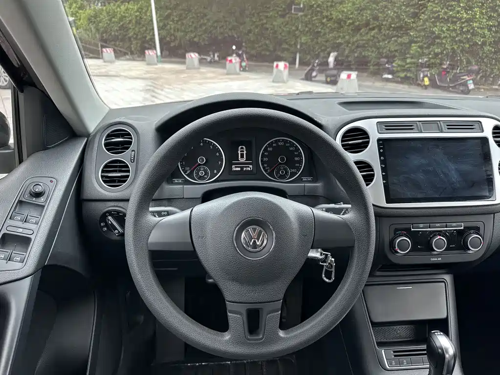 Volkswagen Tiguan — миниатюра 14
