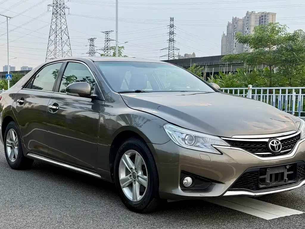 Toyota Reiz — миниатюра 3
