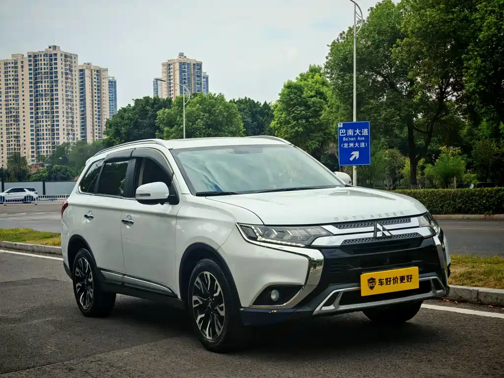 Mitsubishi Outlander — миниатюра 2