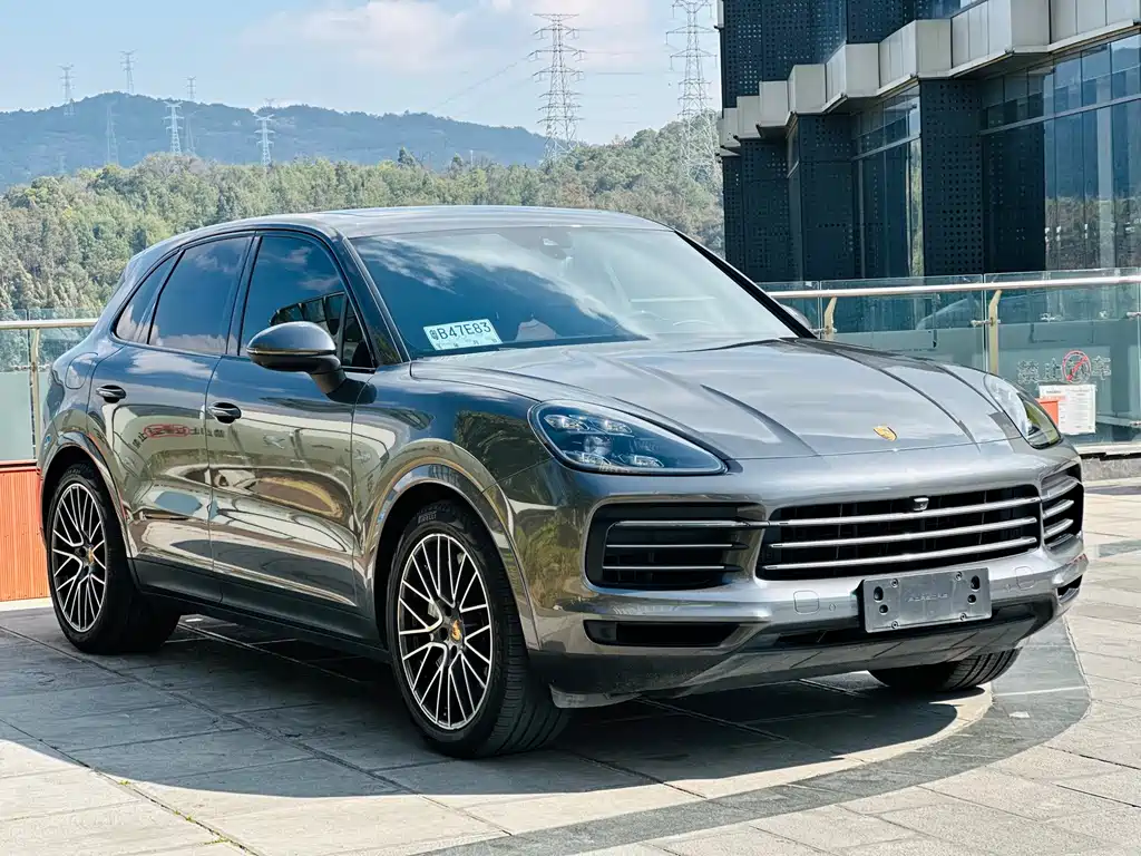 PORSCHE CAYENNE