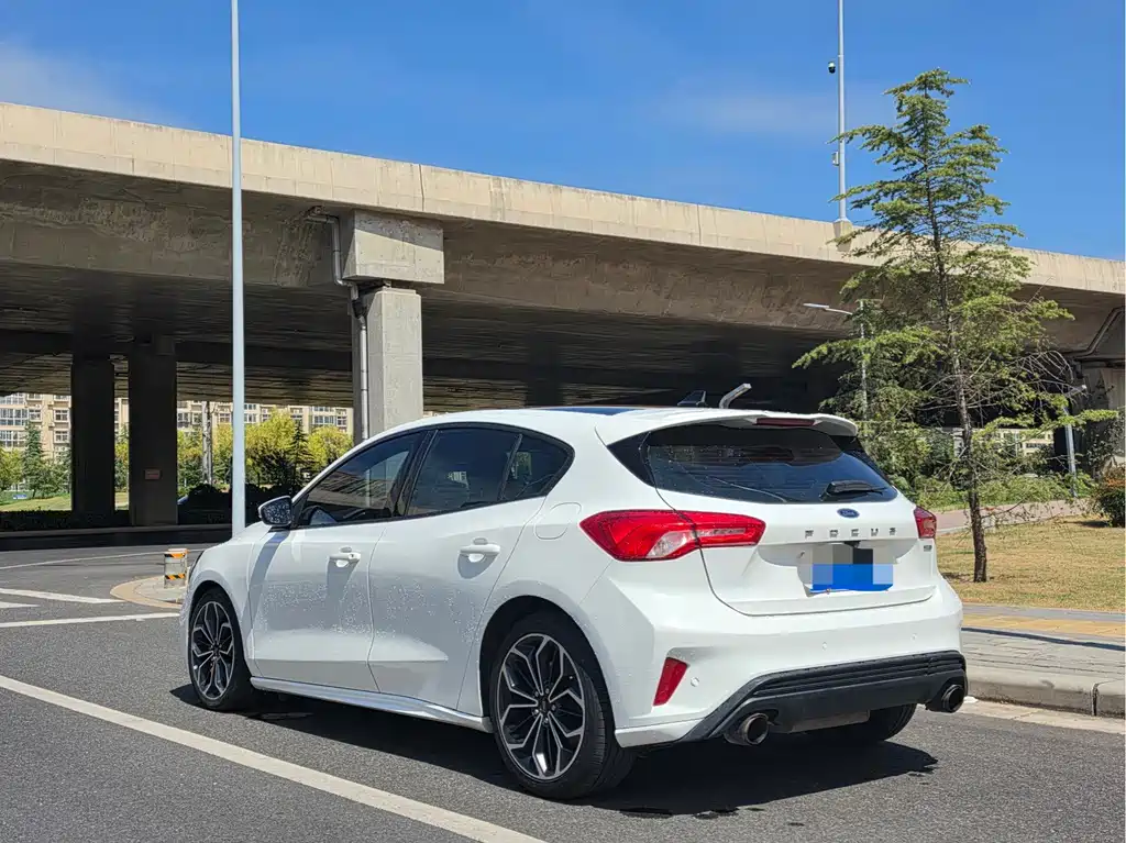Ford Focus — миниатюра 9