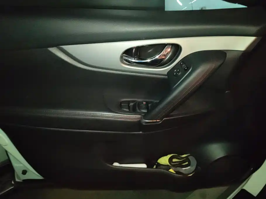 Nissan Qashqai — миниатюра 7