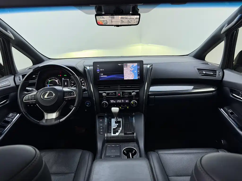 Lexus LM — миниатюра 9