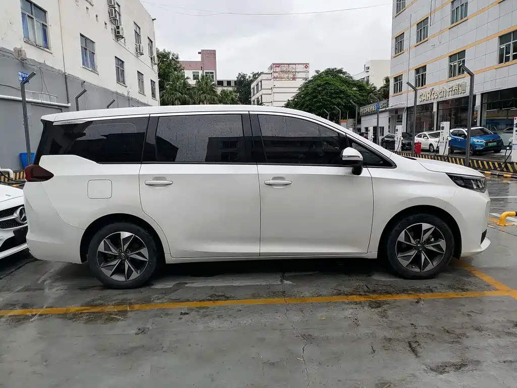GAC Motor Trumpchi M6 — миниатюра 4