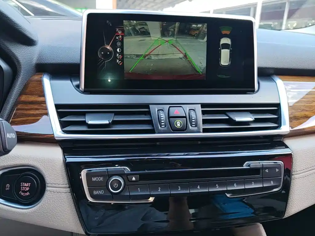 BMW 2 Series Active Tourer — миниатюра 13