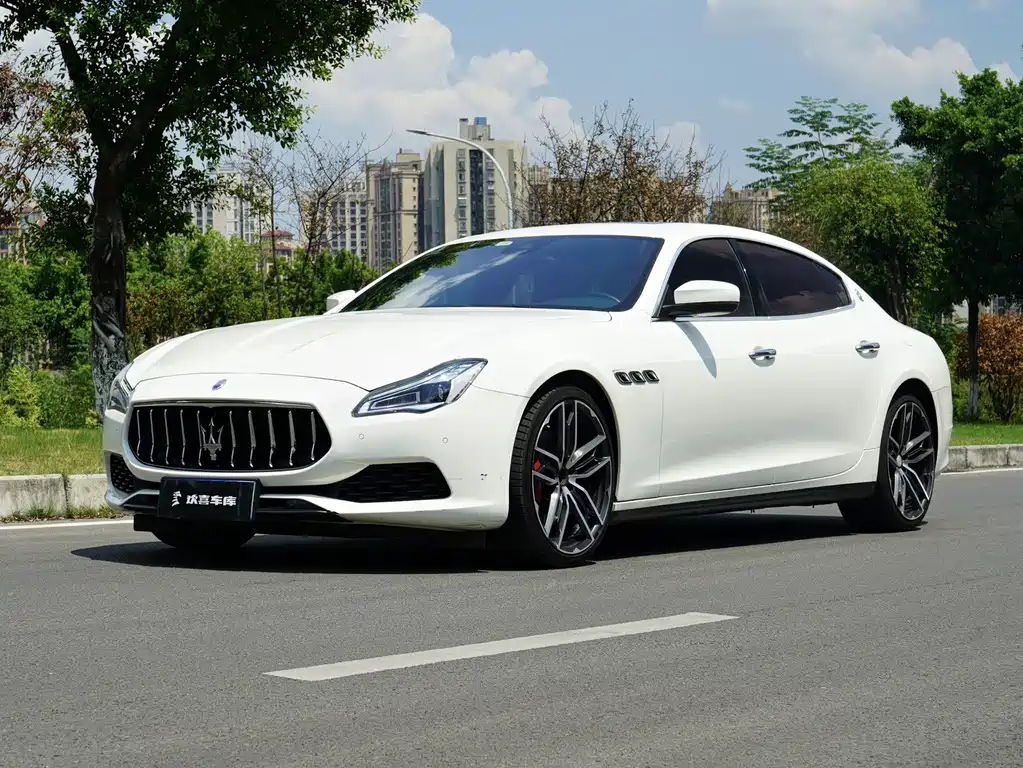 Maserati Quattroporte
