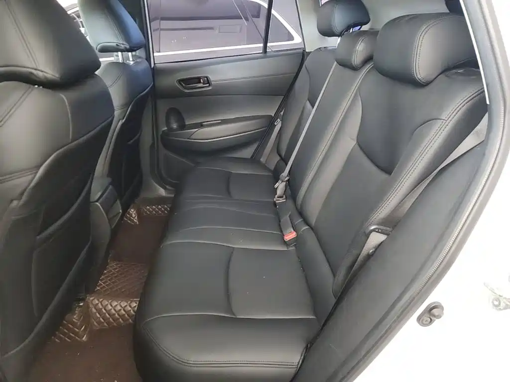 Toyota Corolla Cross — миниатюра 17