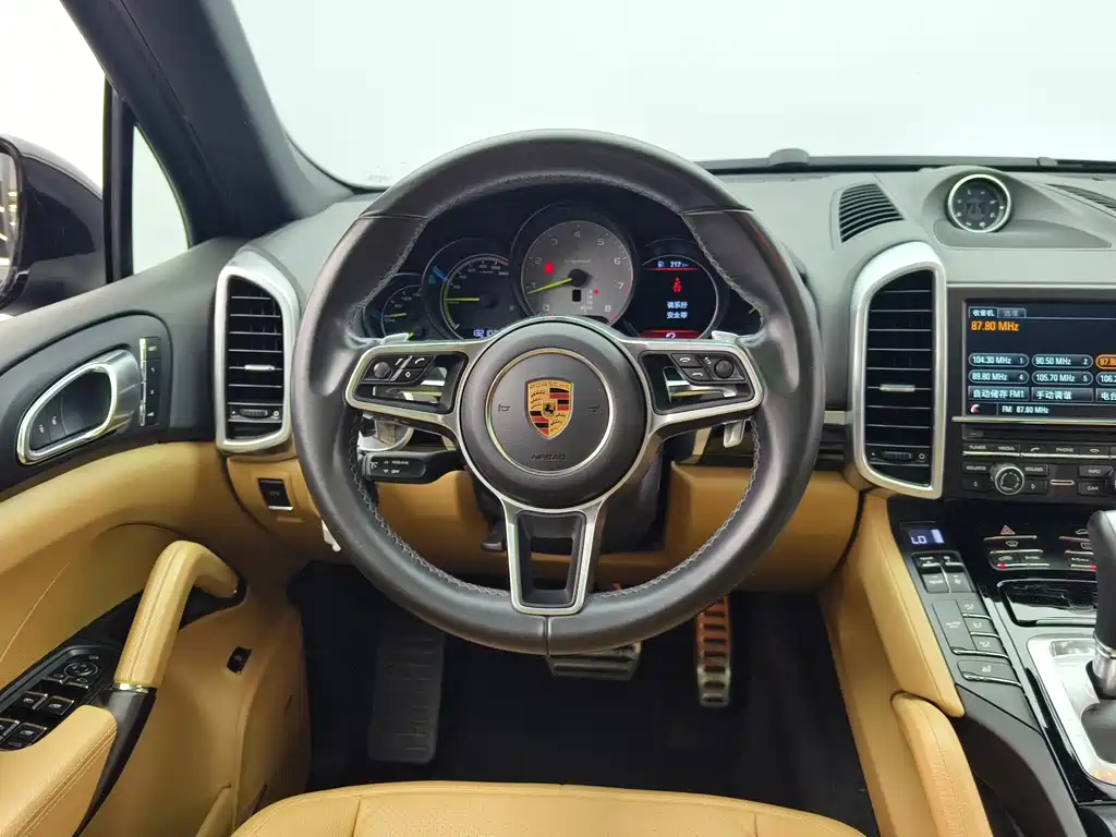 Porsche Cayenne Hybrid — миниатюра 8