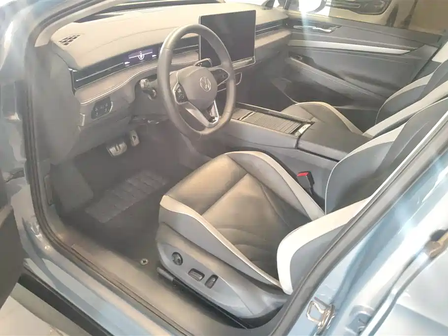 VOLKSWAGEN ID.7 VIZZION