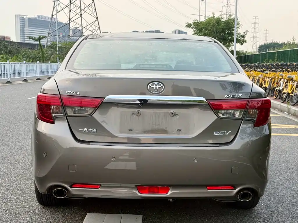 Toyota Reiz — миниатюра 5