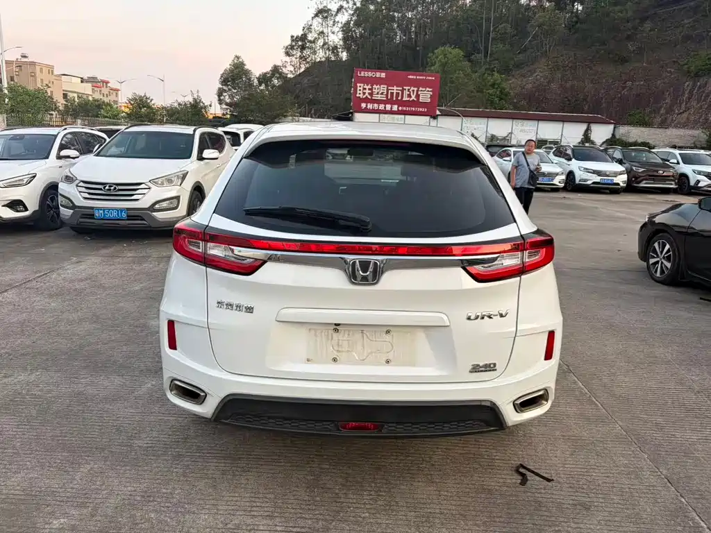 Honda UR-V — миниатюра 8