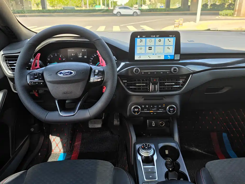 Ford Focus — миниатюра 4