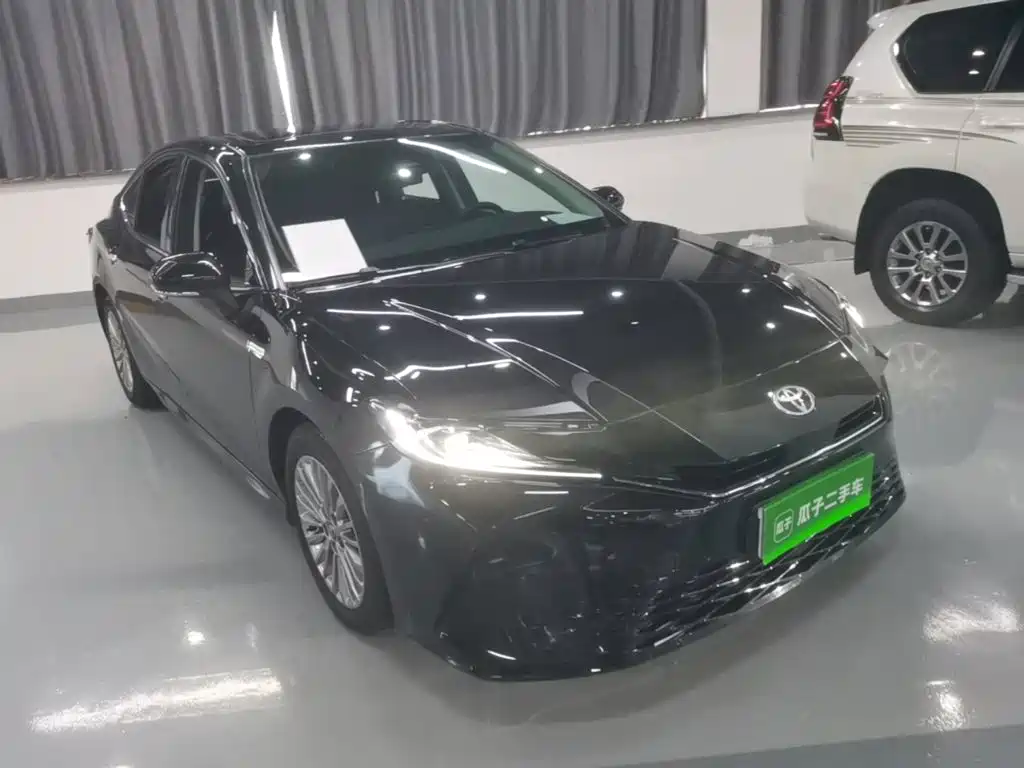 Toyota Camry — миниатюра 4