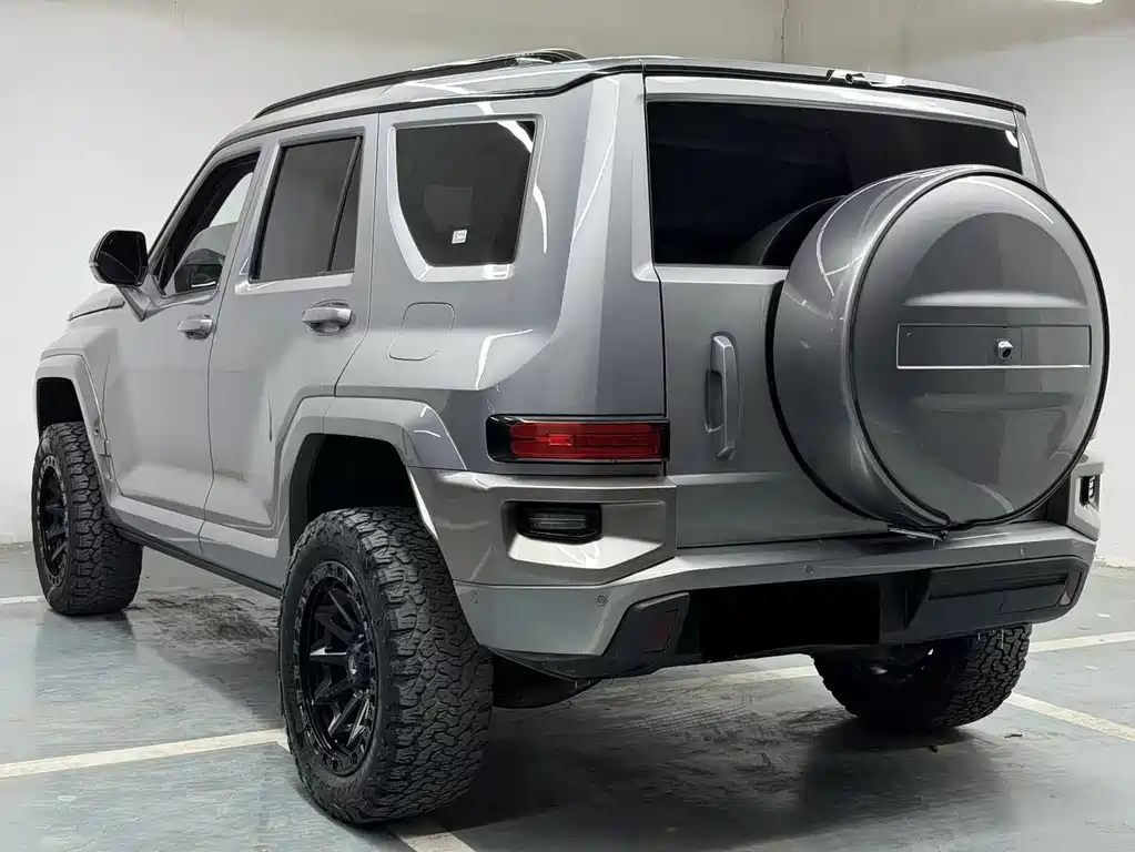 TANK TANK 700 NEW ENERGY