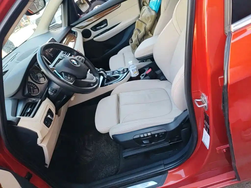 BMW 2 Series Active Tourer — миниатюра 15