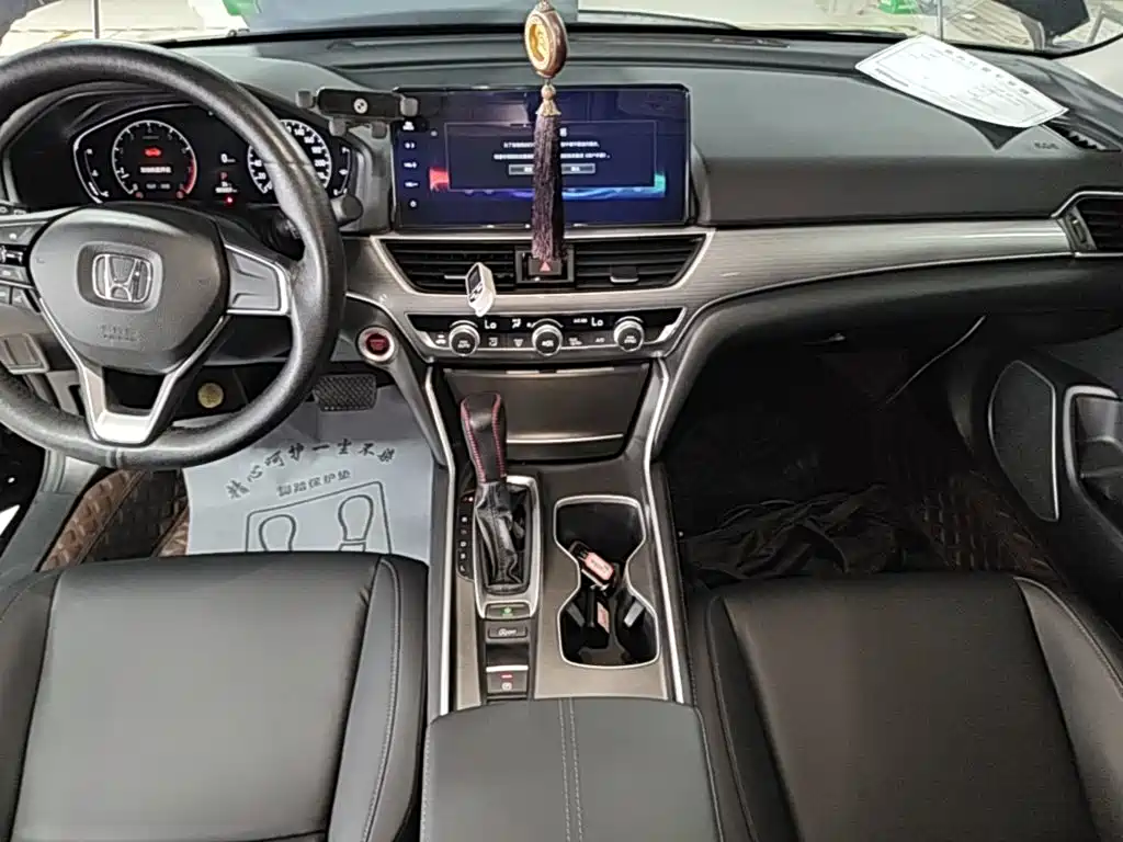 Honda Accord — миниатюра 13